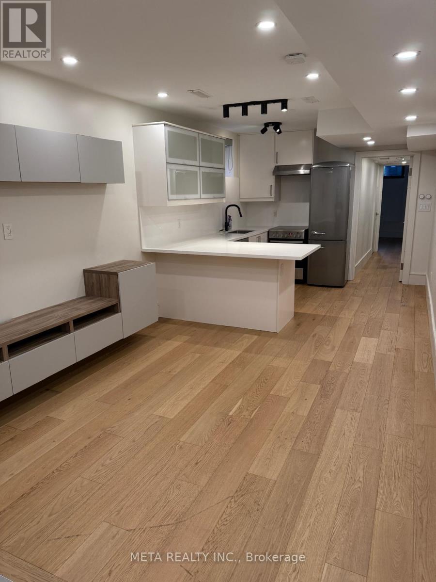 71 Harshaw Avenue, Toronto, Ontario  M8S 1X9 - Photo 5 - W12376248