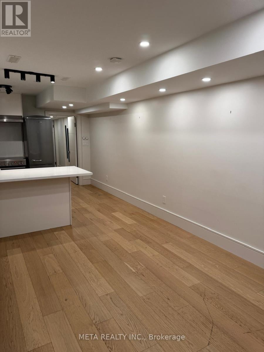 71 Harshaw Avenue, Toronto, Ontario  M8S 1X9 - Photo 6 - W12376248