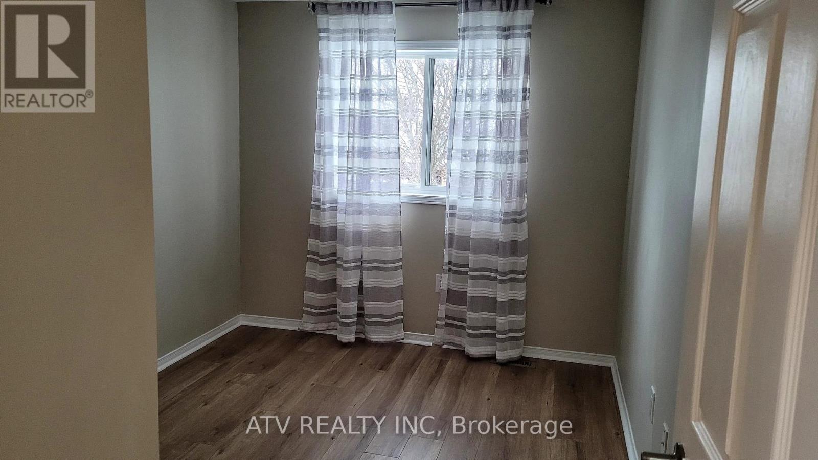 133 Columbia Road, Barrie (Holly), Ontario  L4N 8E3 - Photo 15 - S12482429