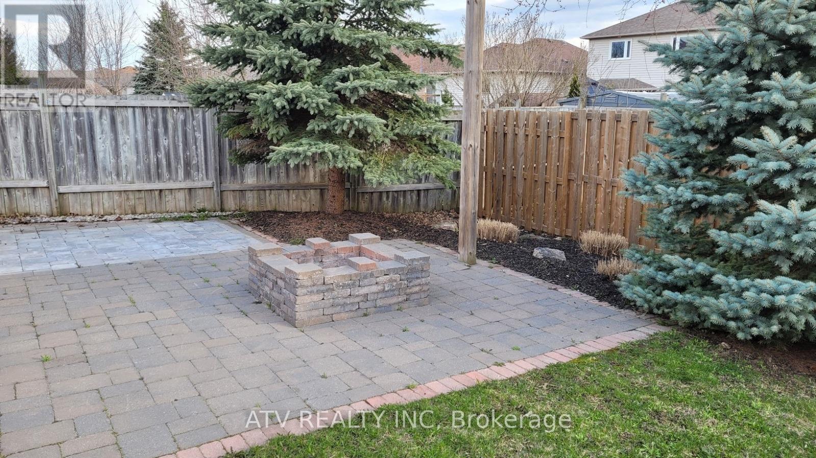 133 Columbia Road, Barrie (Holly), Ontario  L4N 8E3 - Photo 2 - S12482429