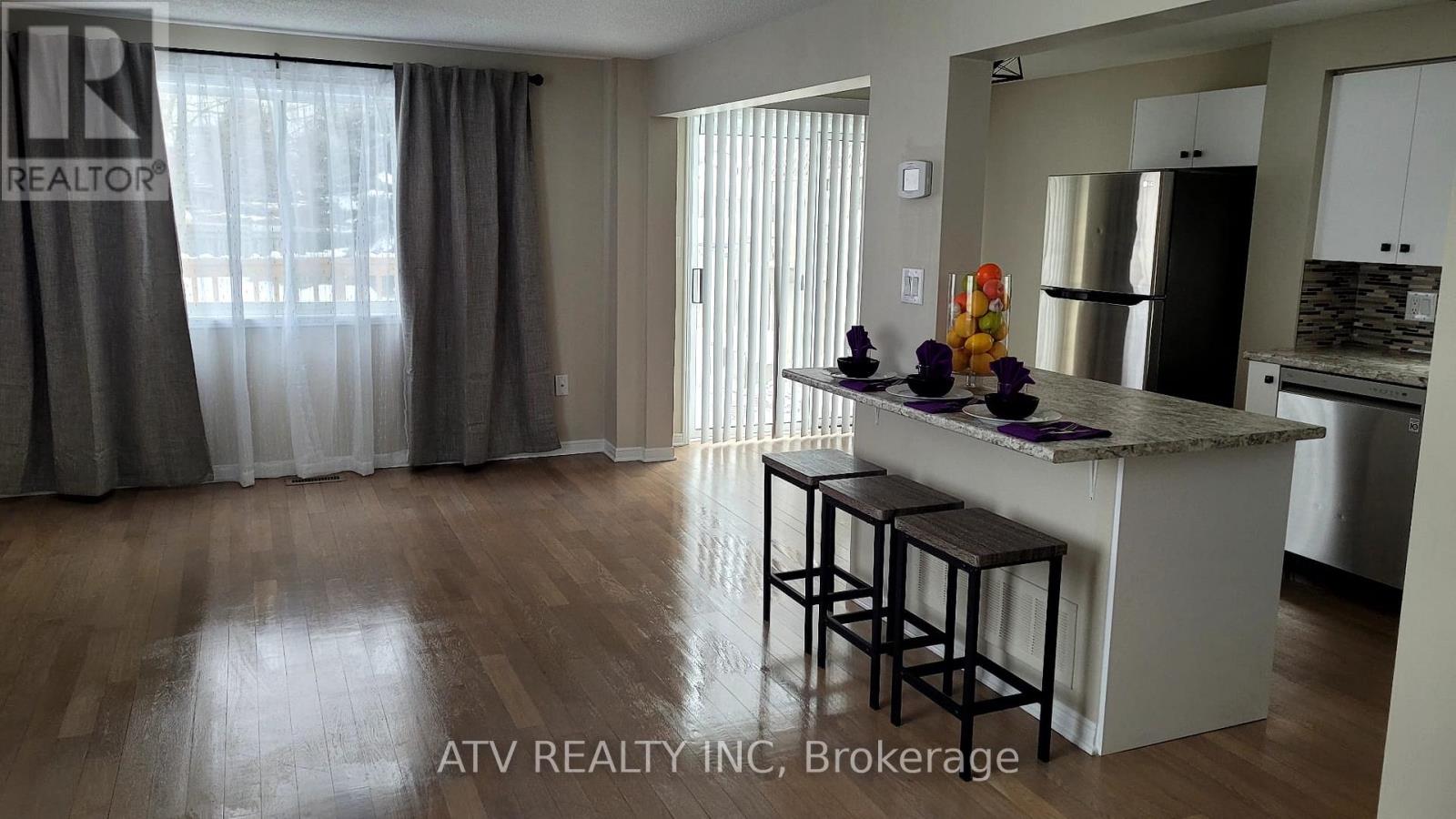 133 Columbia Road, Barrie (Holly), Ontario  L4N 8E3 - Photo 4 - S12482429
