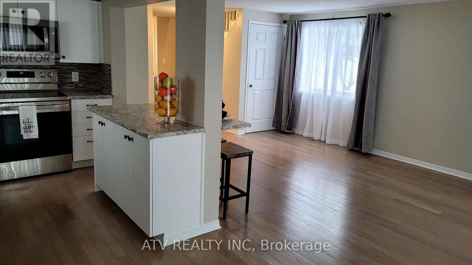 133 Columbia Road, Barrie (Holly), Ontario  L4N 8E3 - Photo 6 - S12482429
