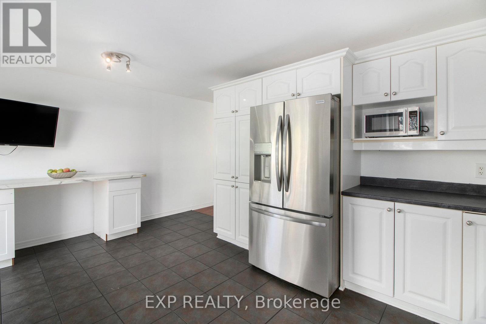 234 Sandra Crescent, Clarence-Rockland, Ontario  K4K 1R6 - Photo 11 - X12429756