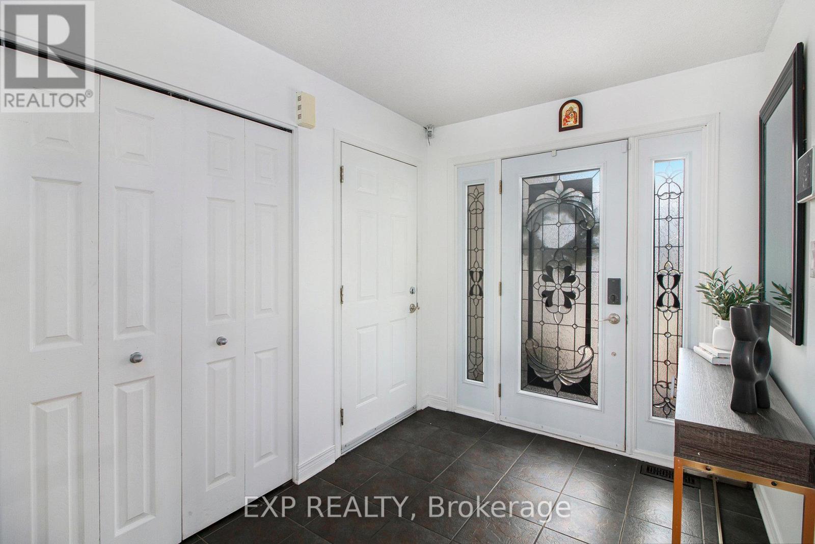 234 Sandra Crescent, Clarence-Rockland, Ontario  K4K 1R6 - Photo 3 - X12429756