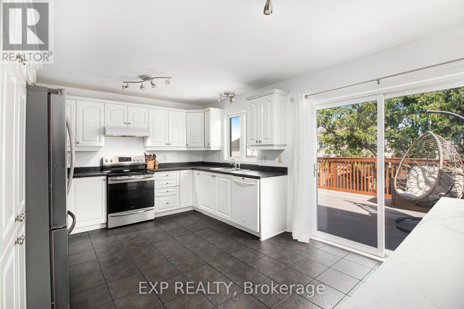 234 Sandra Crescent, Clarence-Rockland, Ontario  K4K 1R6 - Photo 9 - X12429756