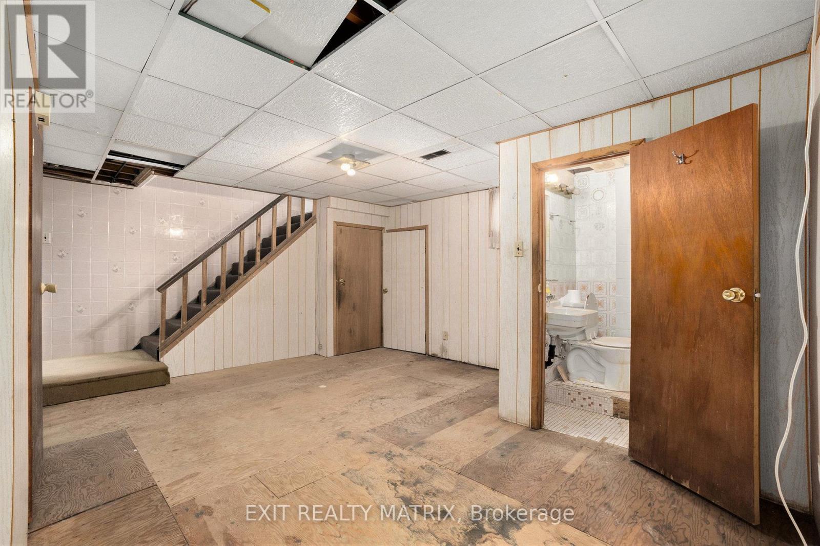 404 Maria Goretti Circle, Ottawa, Ontario  K1L 6S4 - Photo 13 - X12482441