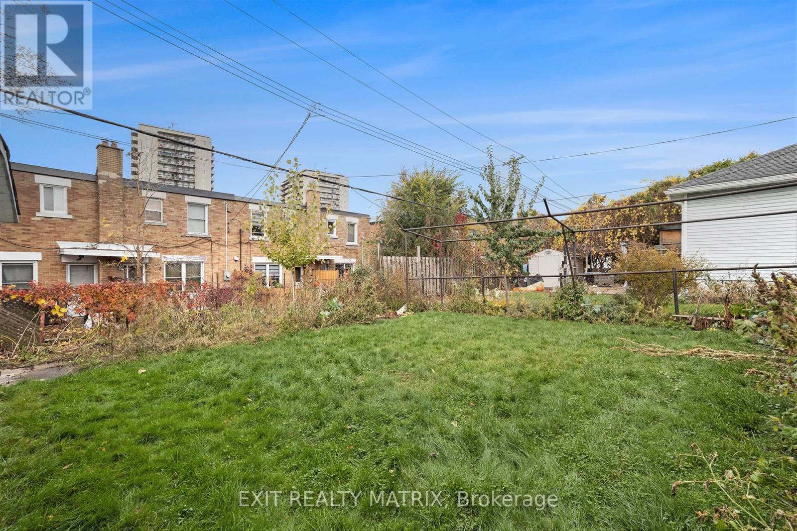 404 Maria Goretti Circle, Ottawa, Ontario  K1L 6S4 - Photo 19 - X12482441