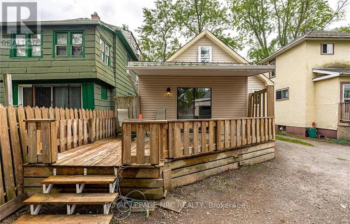 154 Maple Avenue N, Welland, Ontario  L3C 5G4 - Photo 7 - X12482438