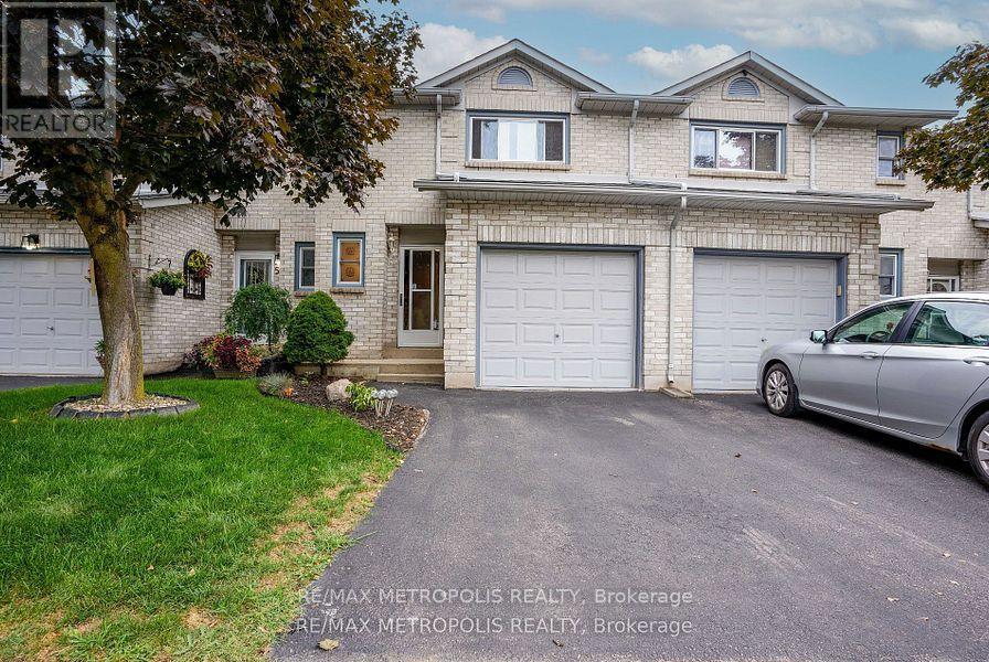 59 - 2 ROYALWOOD COURT, Hamilton, Ontario