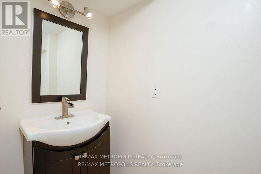 59 - 2 Royalwood Court, Hamilton, Ontario  L8E 4Z1 - Photo 11 - X12482434