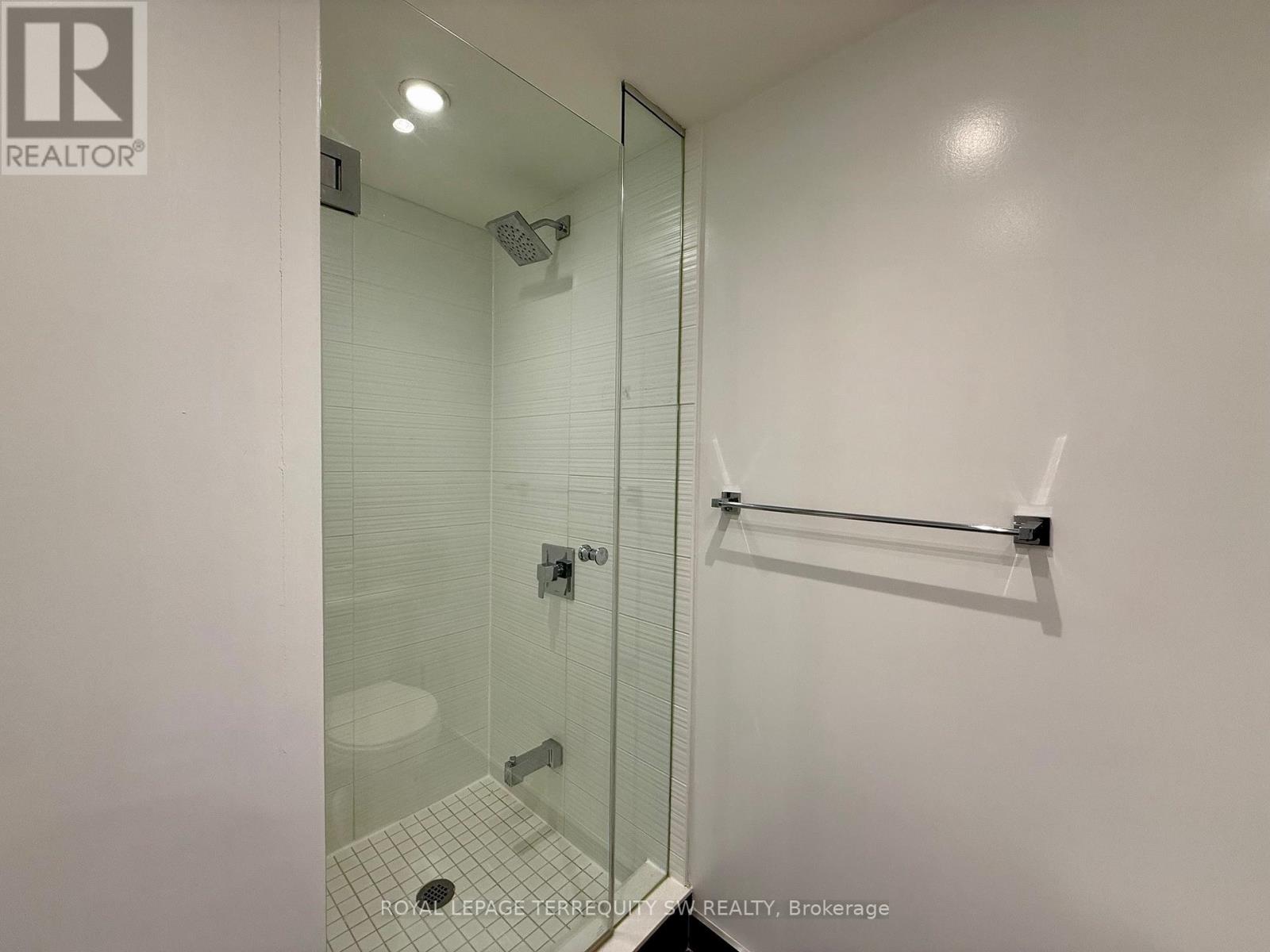 1129 - 525 Adelaide Street W, Toronto, Ontario  M6E 1B1 - Photo 11 - C12482446
