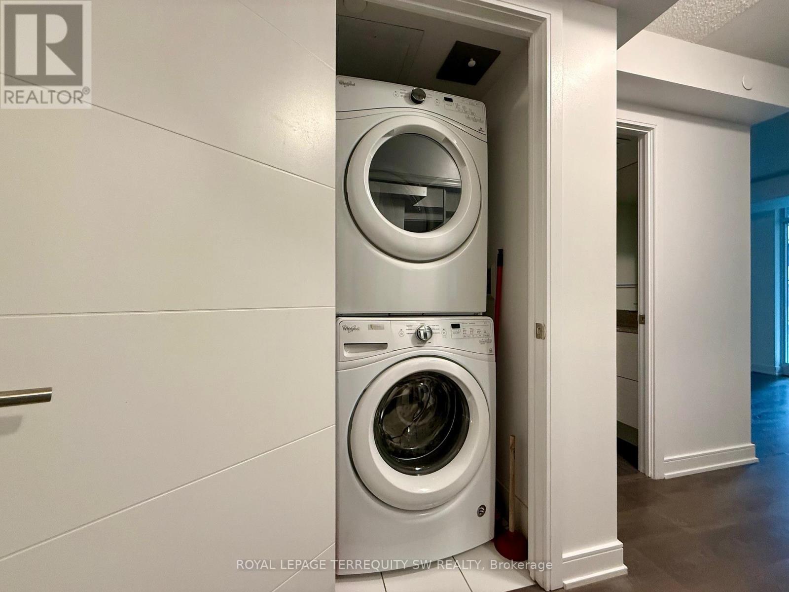 1129 - 525 Adelaide Street W, Toronto, Ontario  M6E 1B1 - Photo 12 - C12482446