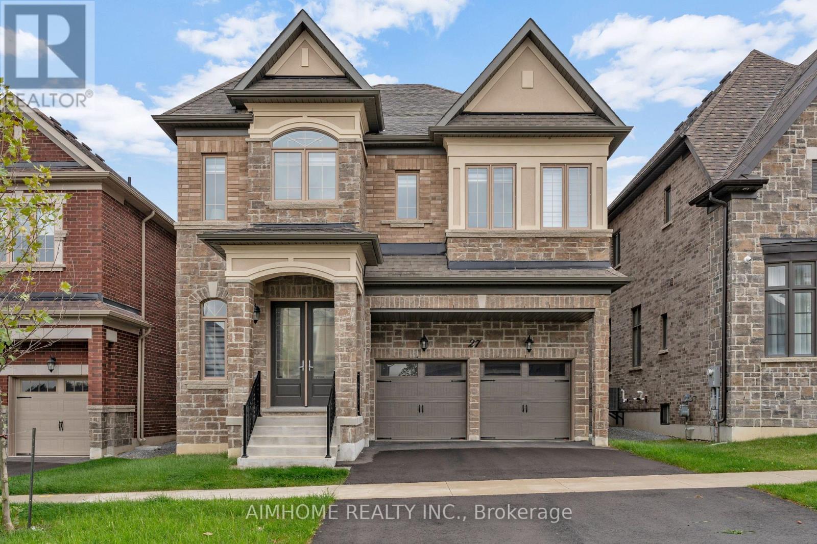 27 William Logan Drive, Richmond Hill, Ontario  L4E 1K3 - Photo 2 - N12482448