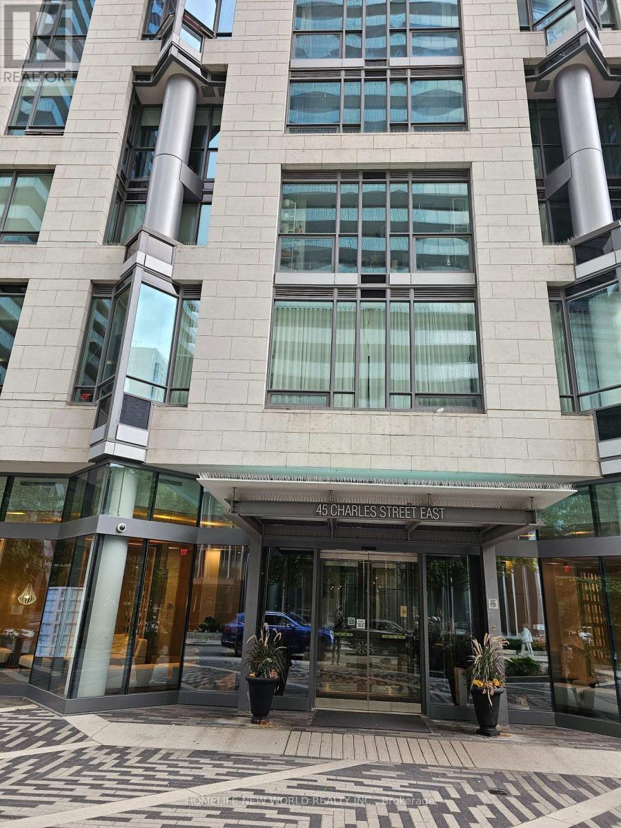 4702 - 45 Charles Street E, Toronto, Ontario  M4Y 0B8 - Photo 2 - C12482453