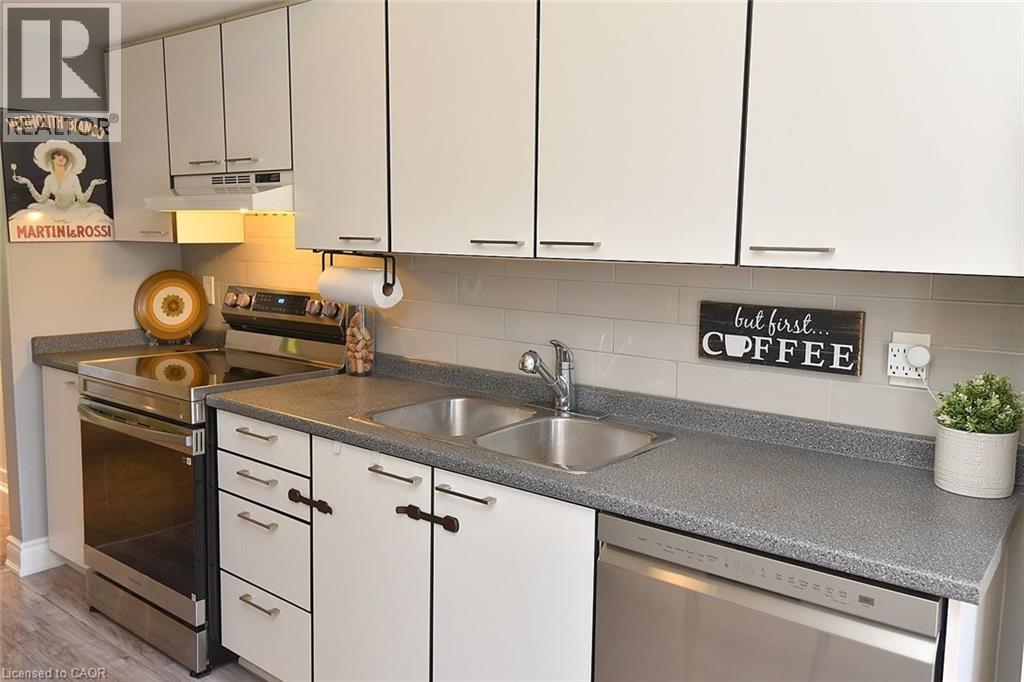 2075 Walkers Line Unit# 203, Burlington, Ontario  L7M 4G7 - Photo 15 - 40776501