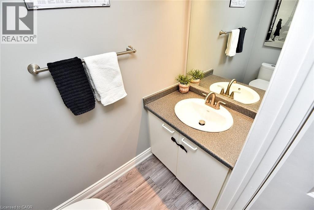 2075 Walkers Line Unit# 203, Burlington, Ontario  L7M 4G7 - Photo 18 - 40776501