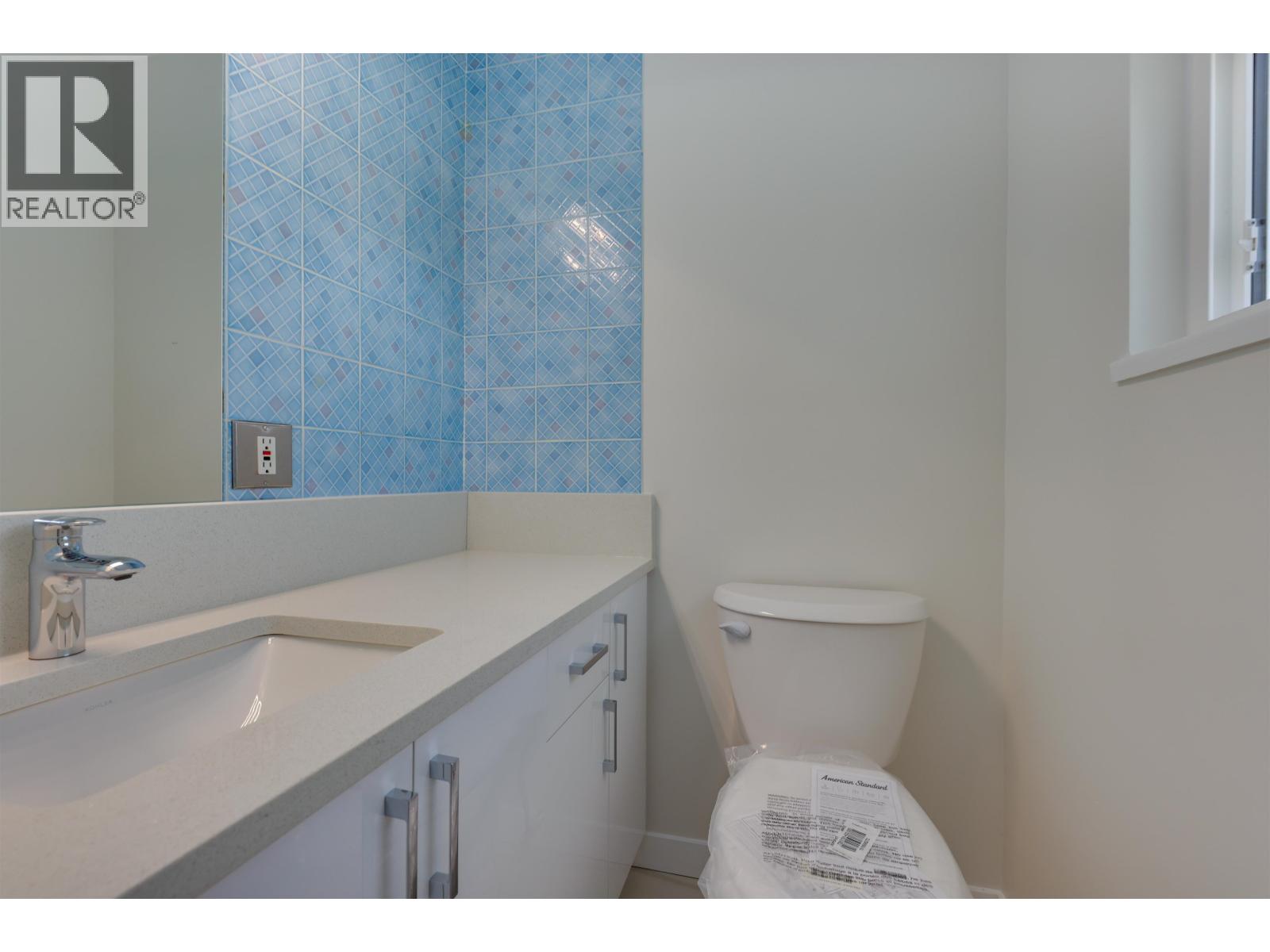 860 Howard Avenue, Burnaby, British Columbia  V5B 3R6 - Photo 18 - R3059621