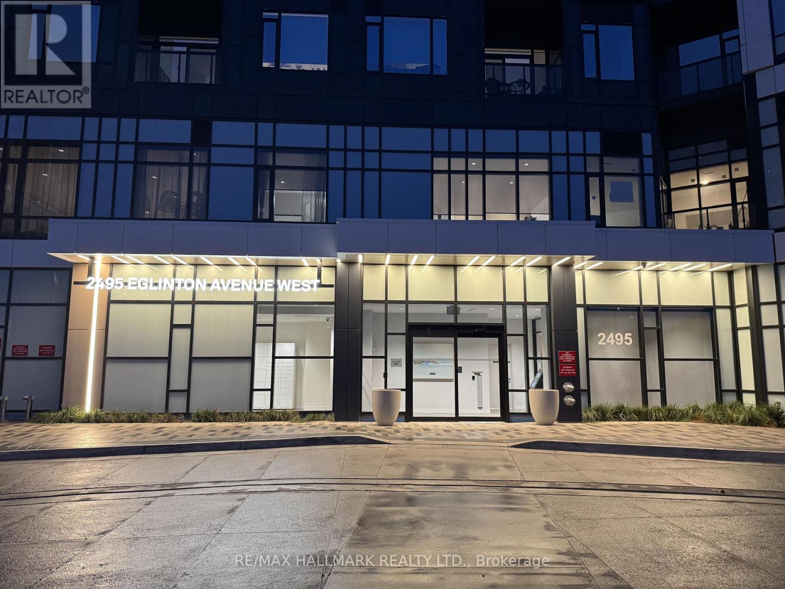 1404 - 2495 Eglinton Avenue W, Mississauga, Ontario  L5M 2T2 - Photo 2 - W12482455