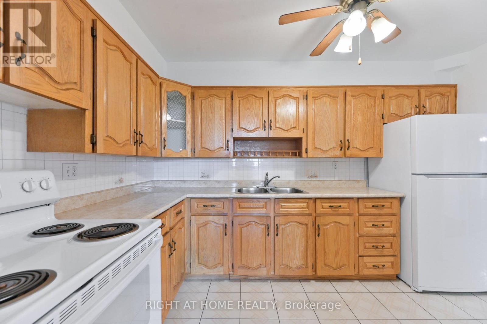 1212 - 15 La Rose Avenue, Toronto, Ontario  M9P 1A7 - Photo 13 - W12482458