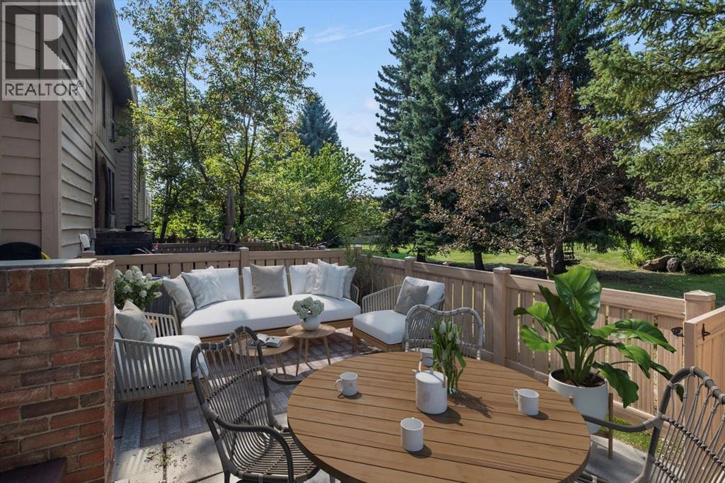 2 Canterbury Gardens SW, Calgary, Alberta
