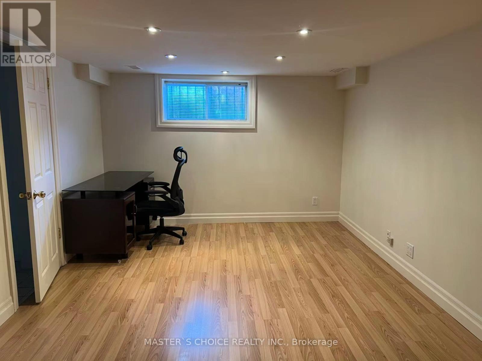 136 CHATSWORTH DRIVE, Toronto, Ontario
