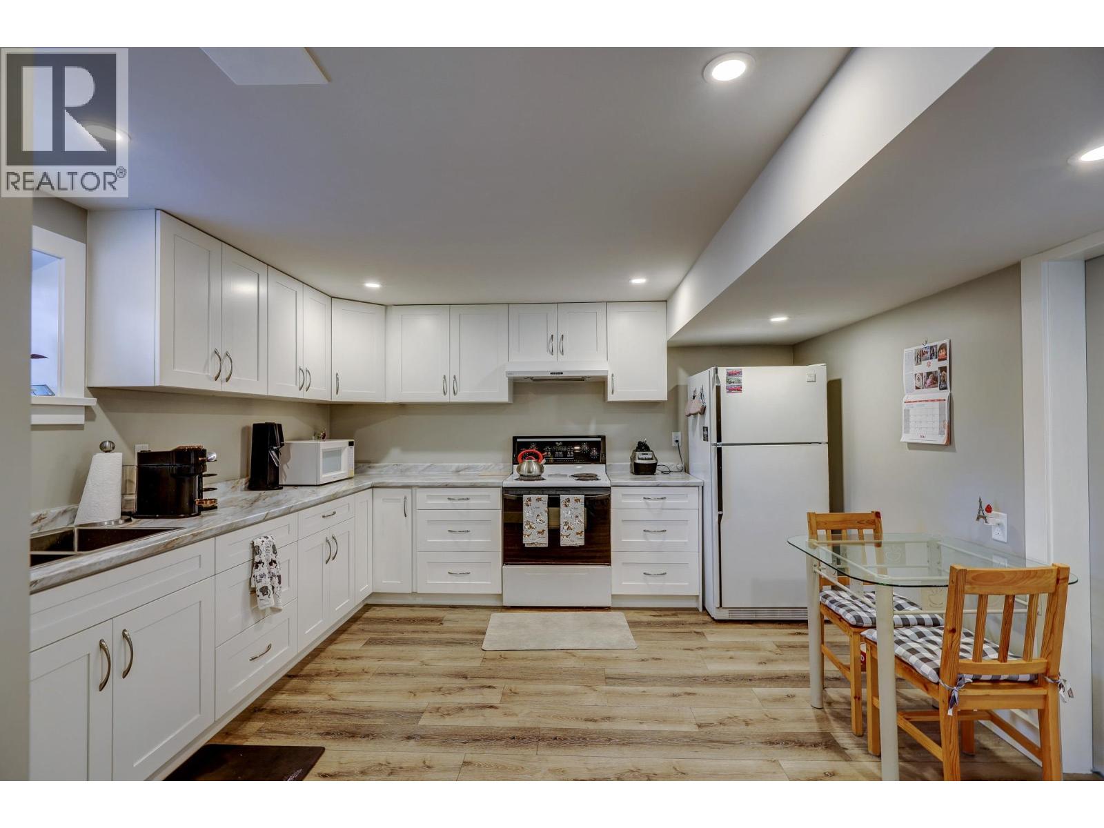 8612 11th Avenue, Burnaby, British Columbia  V3N 2P8 - Photo 25 - R3014528