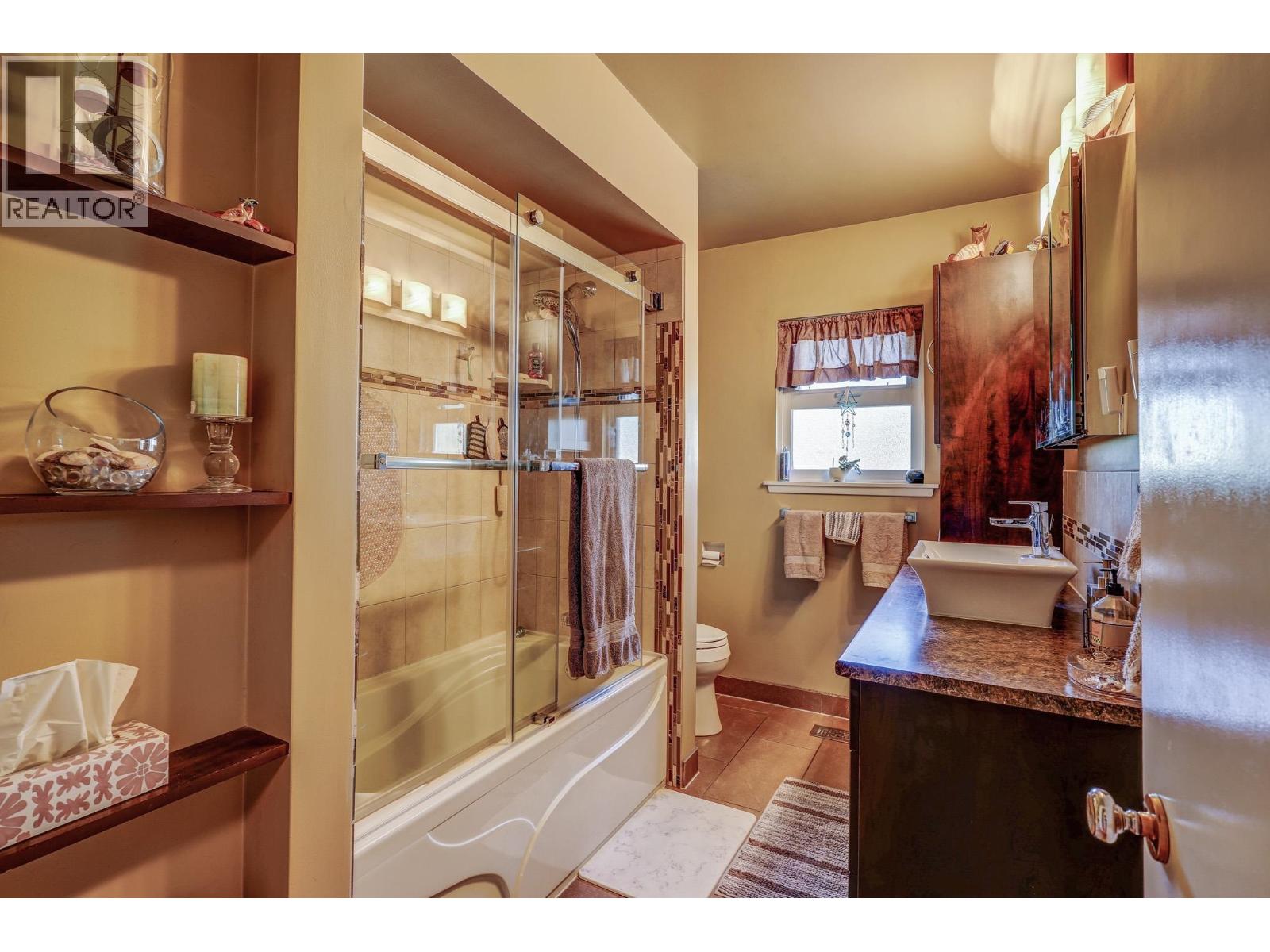 8612 11th Avenue, Burnaby, British Columbia  V3N 2P8 - Photo 18 - R3014528