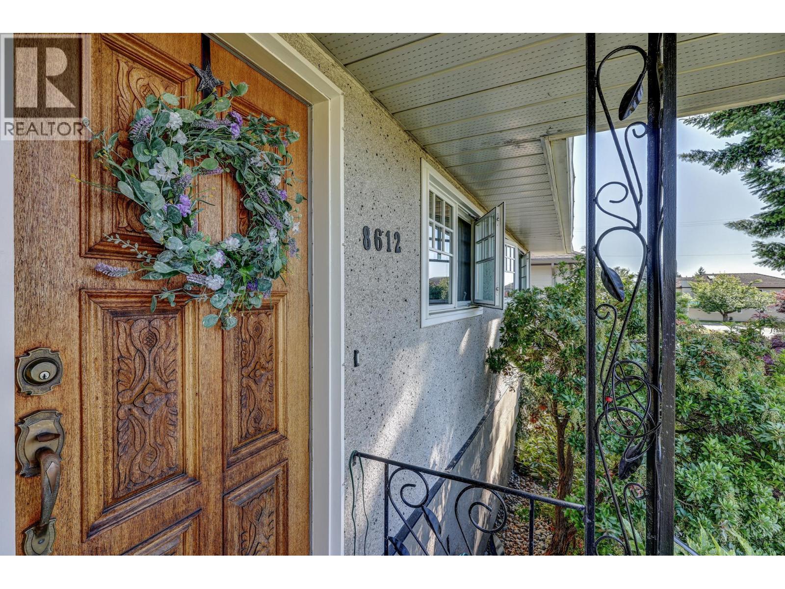 8612 11th Avenue, Burnaby, British Columbia  V3N 2P8 - Photo 4 - R3014528