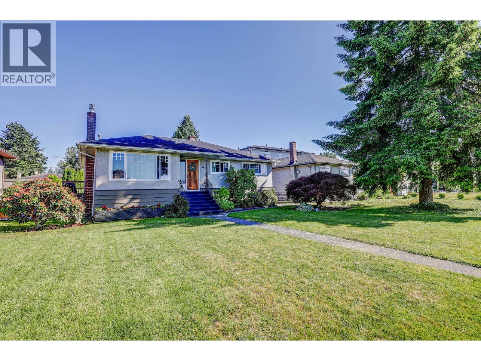 8612 11th Avenue, Burnaby, British Columbia  V3N 2P8 - Photo 2 - R3014528