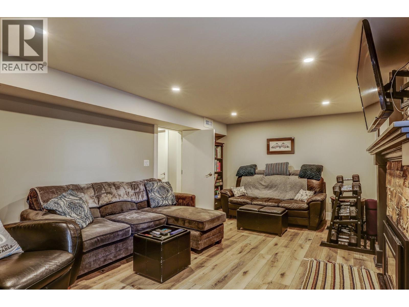 8612 11th Avenue, Burnaby, British Columbia  V3N 2P8 - Photo 21 - R3014528