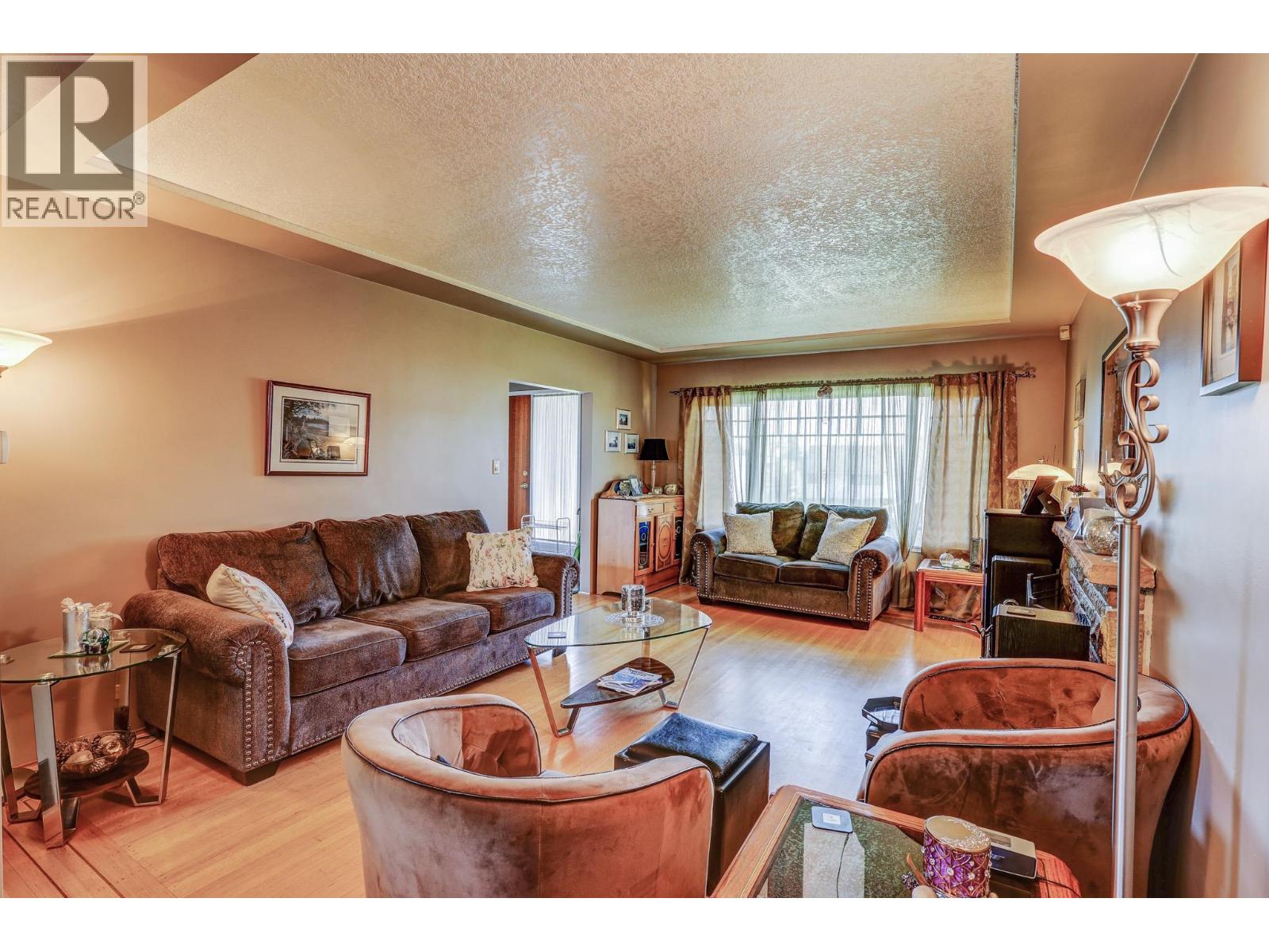 8612 11th Avenue, Burnaby, British Columbia  V3N 2P8 - Photo 9 - R3014528