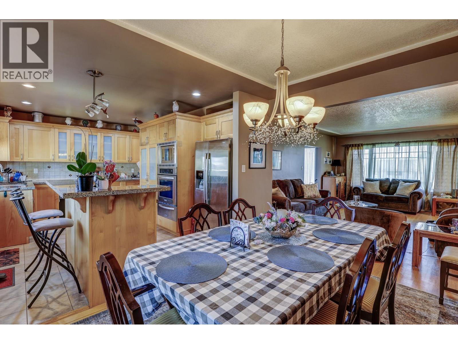 8612 11th Avenue, Burnaby, British Columbia  V3N 2P8 - Photo 11 - R3014528