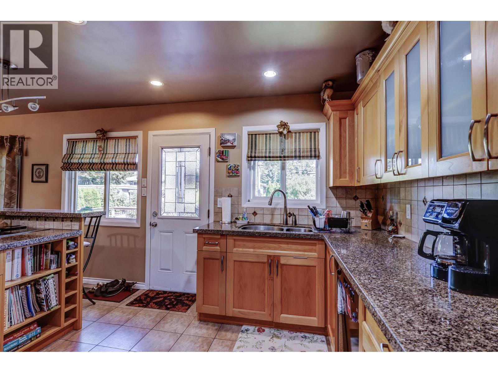 8612 11th Avenue, Burnaby, British Columbia  V3N 2P8 - Photo 15 - R3014528