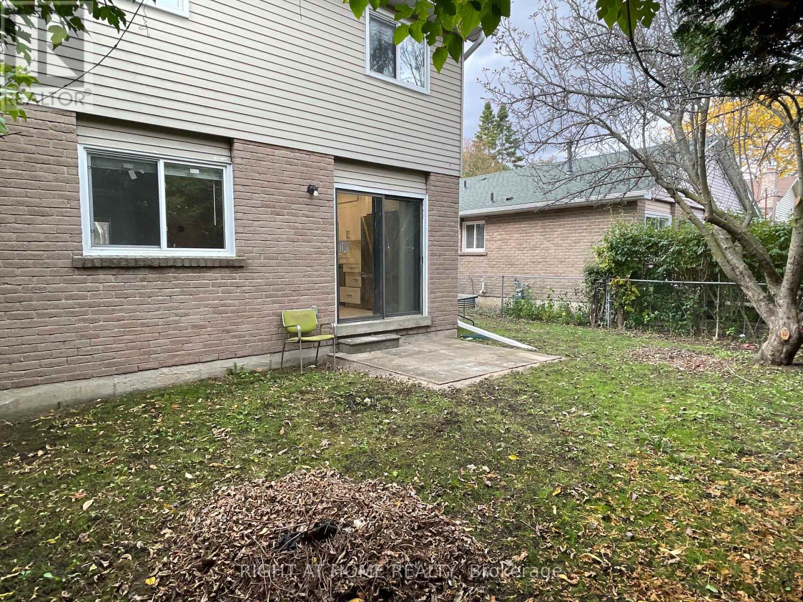 Upper Unit - 139 Riverview Street, Oakville, Ontario  L6L 5P6 - Photo 31 - W12482463