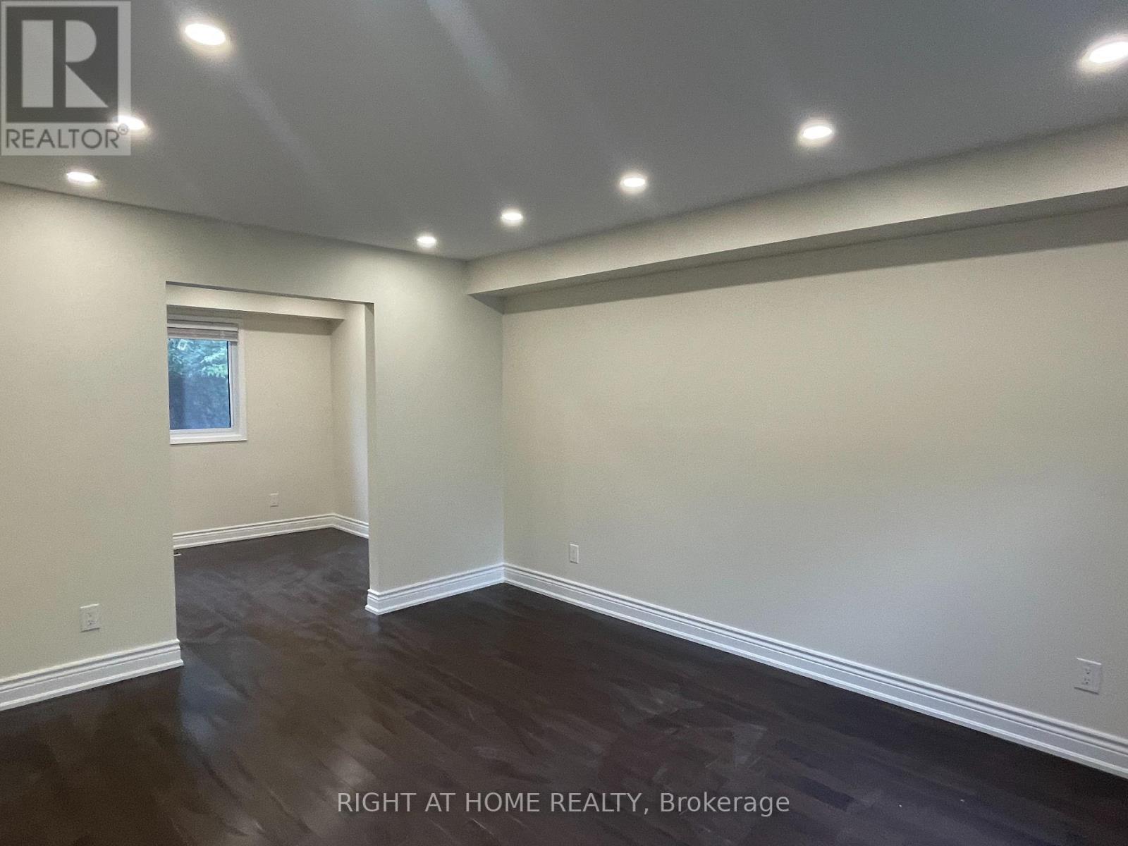 Upper Unit - 139 Riverview Street, Oakville, Ontario  L6L 5P6 - Photo 5 - W12482463