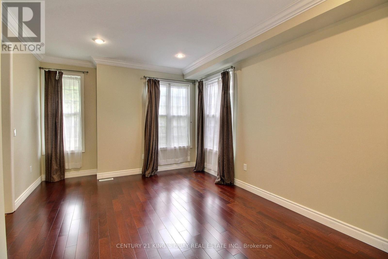 60 The Fairways, Markham, Ontario  L6C 3B3 - Photo 10 - N12482288