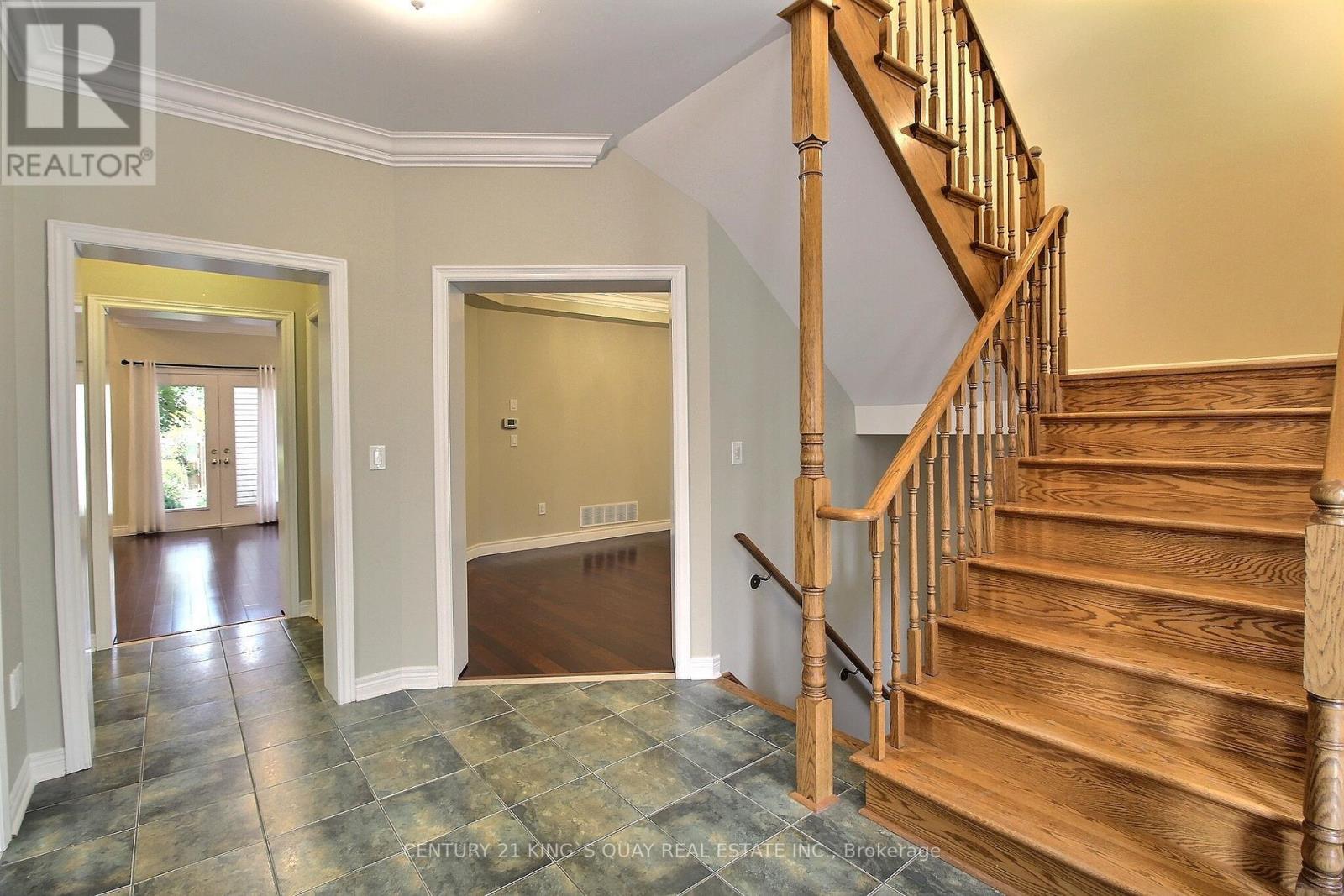 60 The Fairways, Markham, Ontario  L6C 3B3 - Photo 12 - N12482288