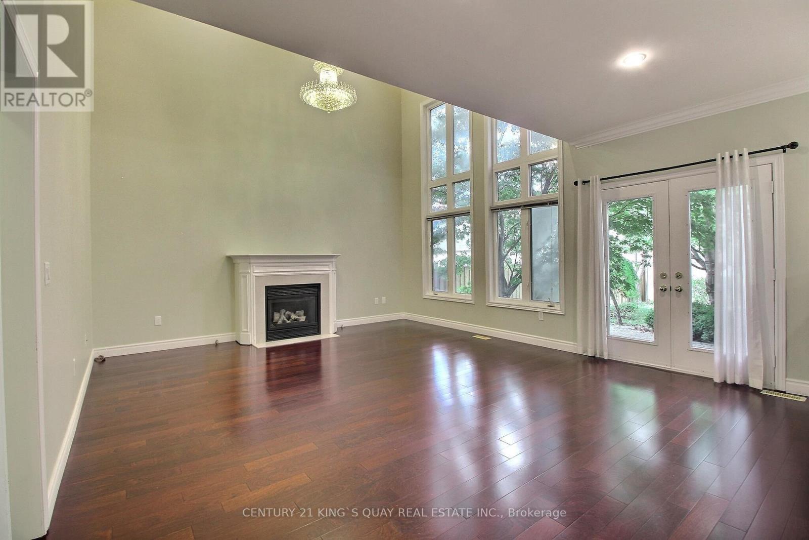 60 The Fairways, Markham, Ontario  L6C 3B3 - Photo 2 - N12482288