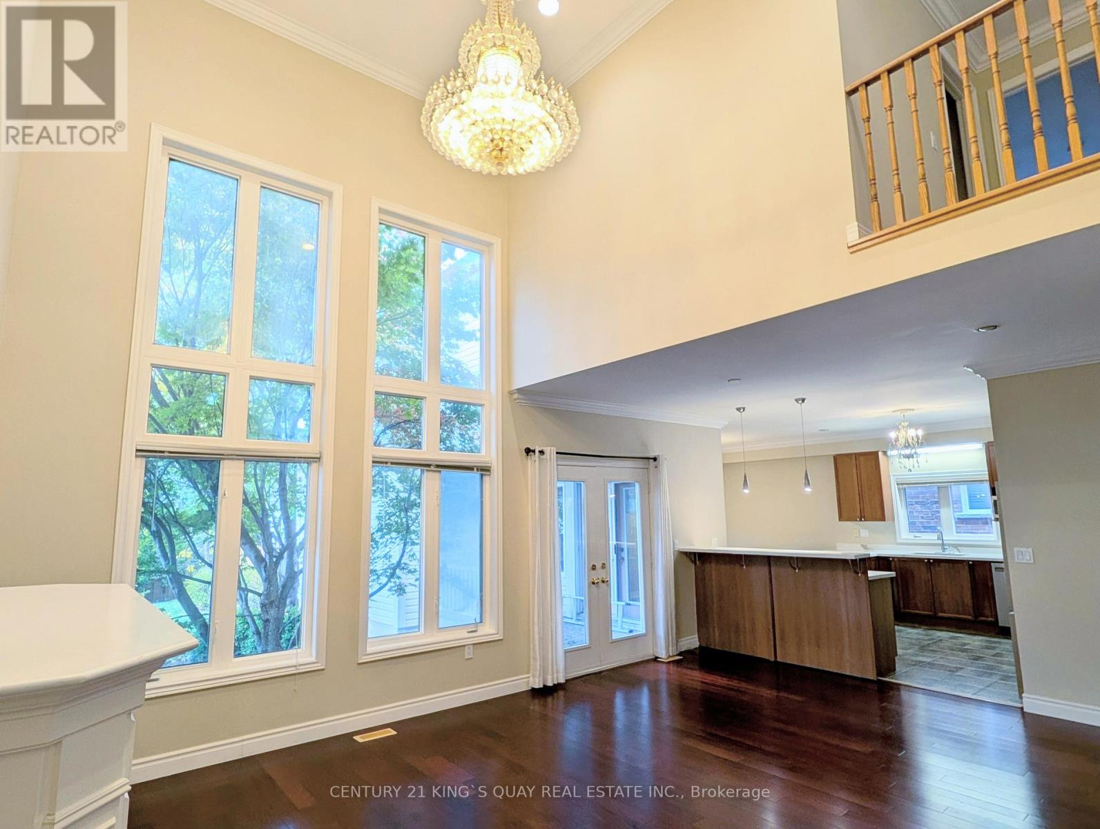 60 The Fairways, Markham, Ontario  L6C 3B3 - Photo 4 - N12482288