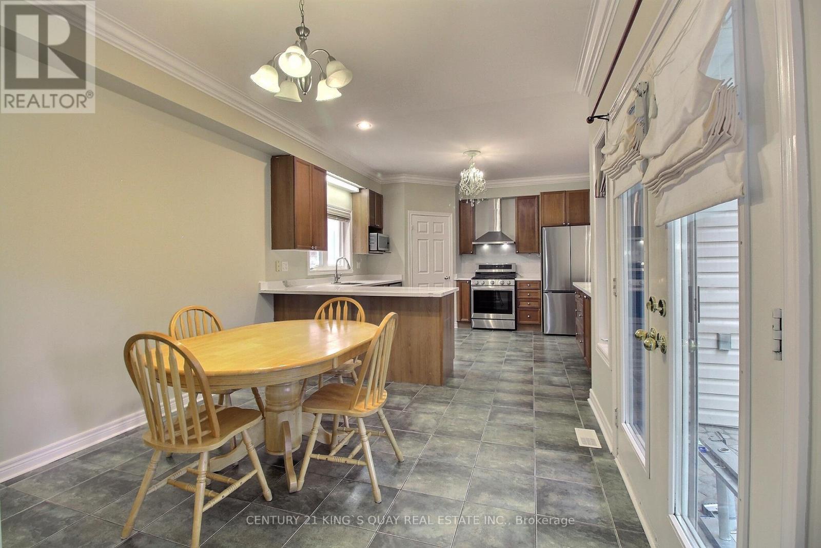 60 The Fairways, Markham, Ontario  L6C 3B3 - Photo 8 - N12482288