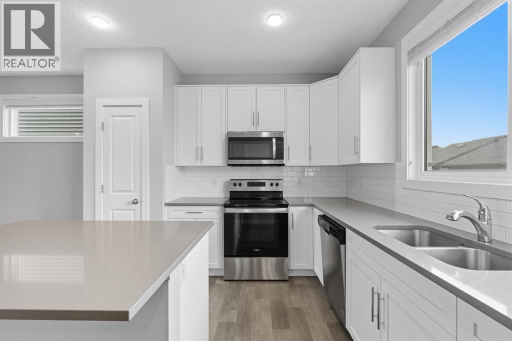 167 Highview Gate Se, Airdrie, Alberta  T4A 3L6 - Photo 5 - A2262364