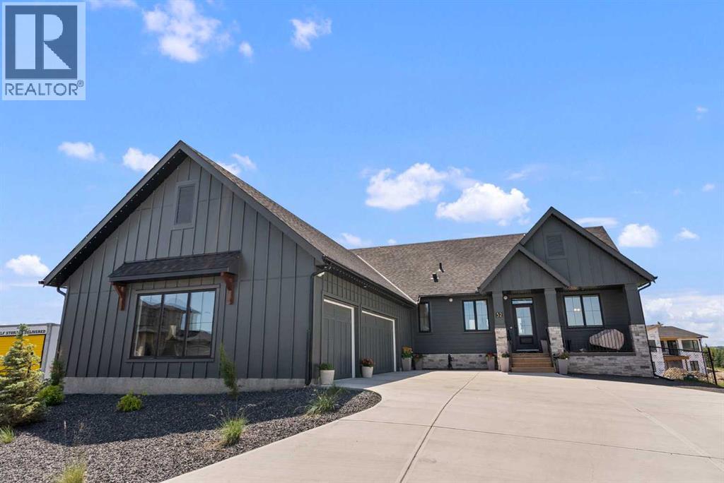 32 Monterra Landing, Rural Rocky View County, Alberta  T4C 0G8 - Photo 3 - A2266796