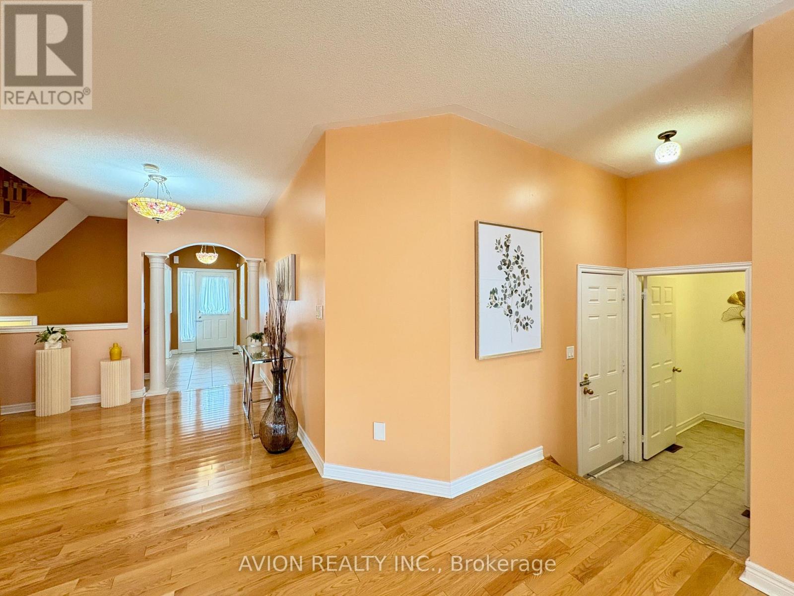 9 Outerbrook Road, Markham, Ontario  L6E 1Y8 - Photo 6 - N12482476