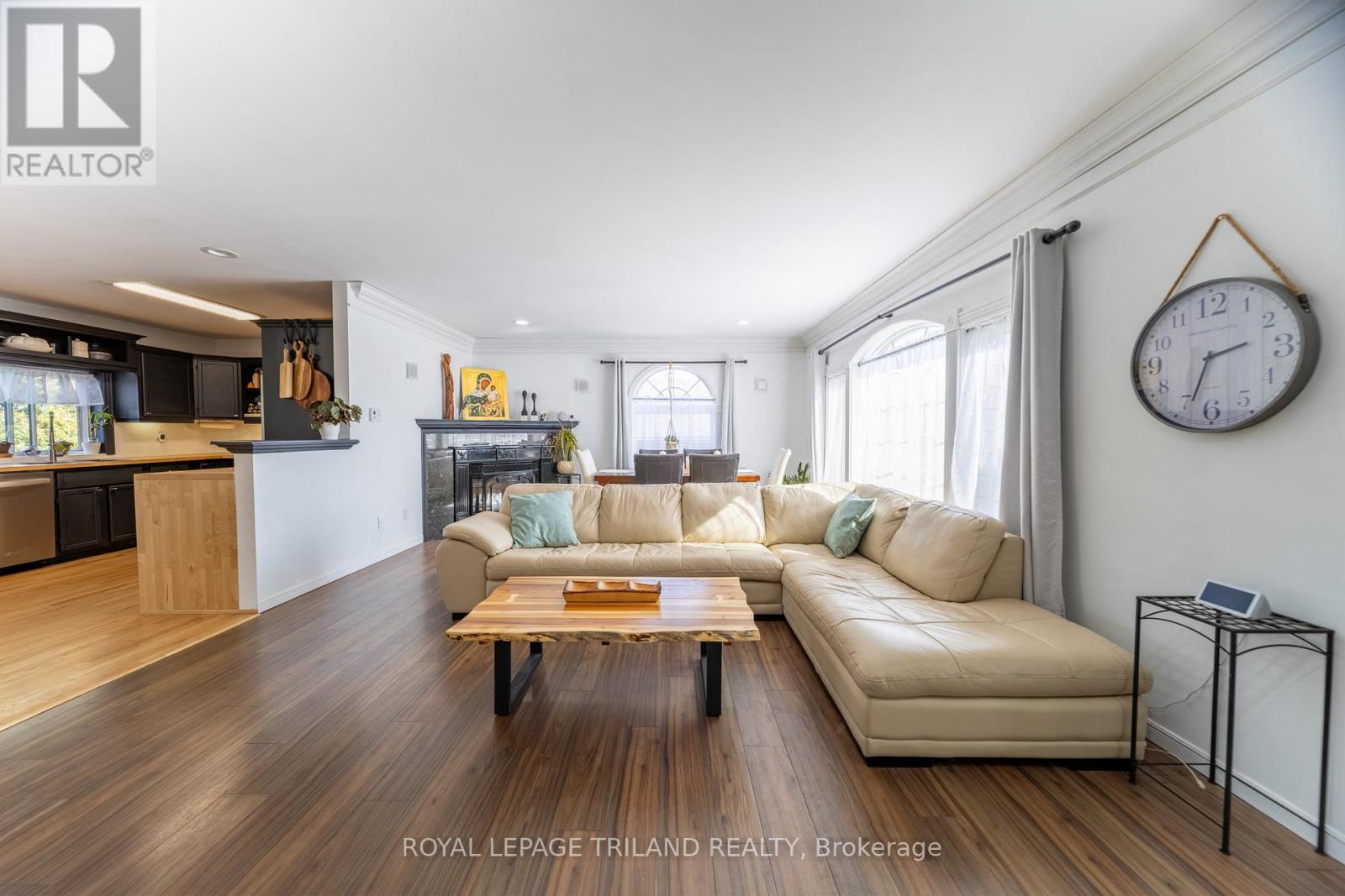 212 Golfview Street, Lambton Shores, Ontario  N0M 2N0 - Photo 13 - X12482479
