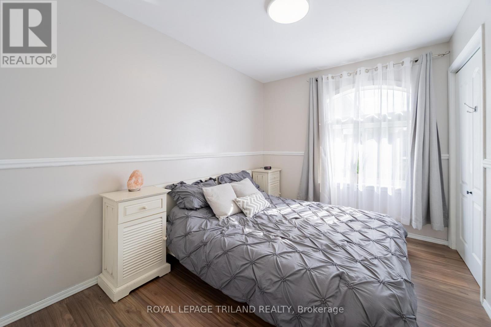 212 Golfview Street, Lambton Shores, Ontario  N0M 2N0 - Photo 26 - X12482479