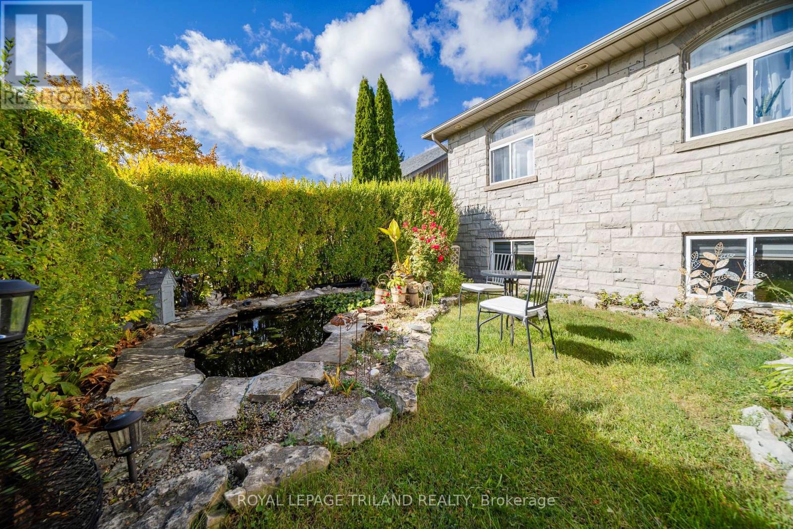 212 Golfview Street, Lambton Shores, Ontario  N0M 2N0 - Photo 38 - X12482479