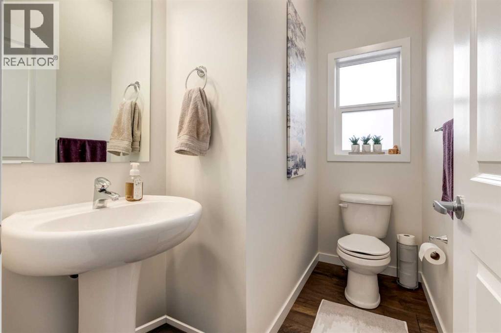 165 Sundown Road, Cochrane, Alberta  T4C 2M5 - Photo 12 - A2253570