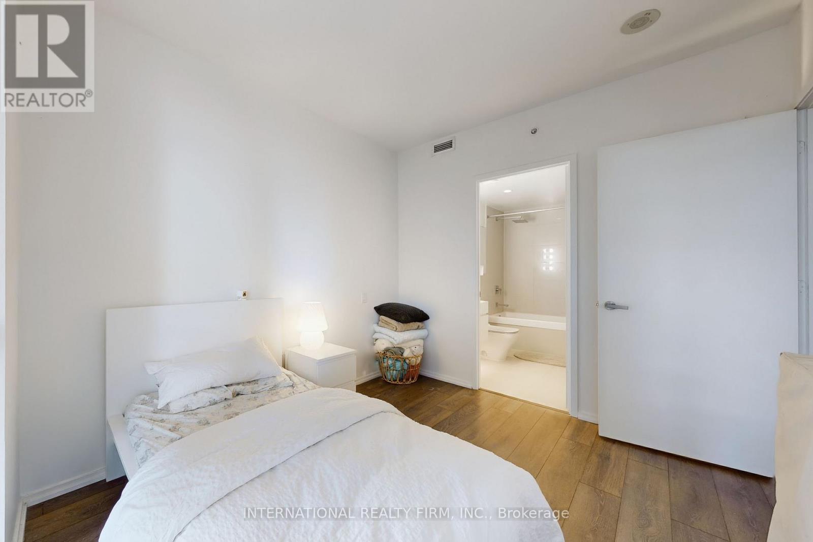 2911 - 45 Charles Street E, Toronto, Ontario  M4Y 0B8 - Photo 17 - C12482478