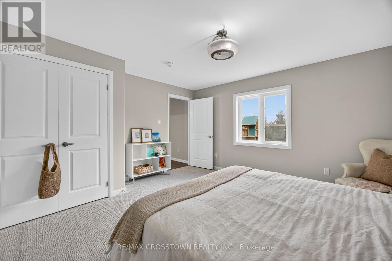 72 Glenhuron Drive, Springwater (Midhurst), Ontario  L4M 6T4 - Photo 34 - S12482489