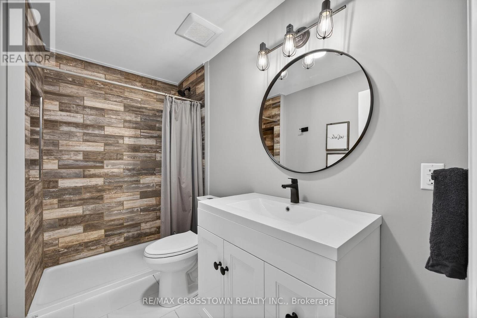 72 Glenhuron Drive, Springwater (Midhurst), Ontario  L4M 6T4 - Photo 35 - S12482489